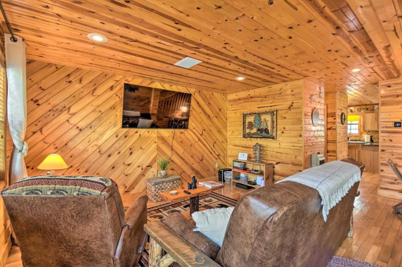 Cozy Hiawassee Cabin With Fire Pit And Mtn Views! المظهر الخارجي الصورة