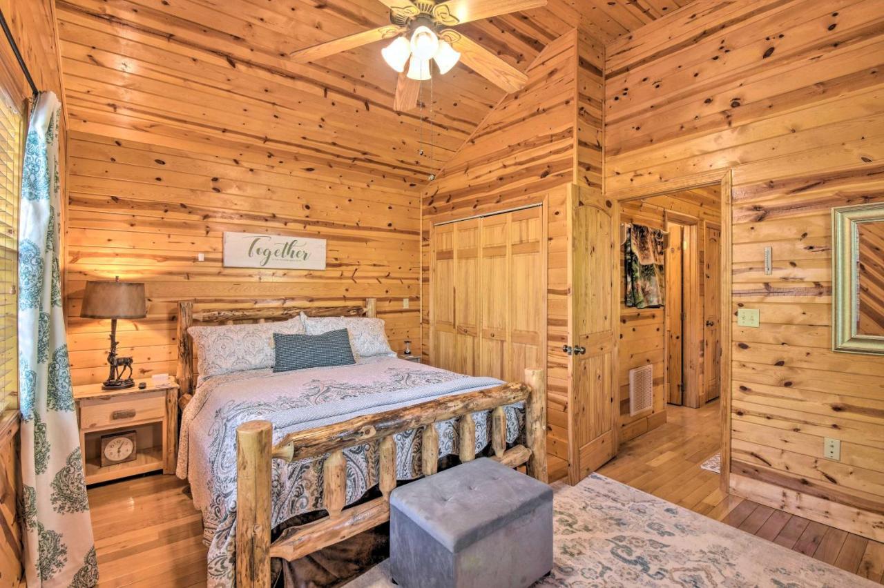 Cozy Hiawassee Cabin With Fire Pit And Mtn Views! المظهر الخارجي الصورة