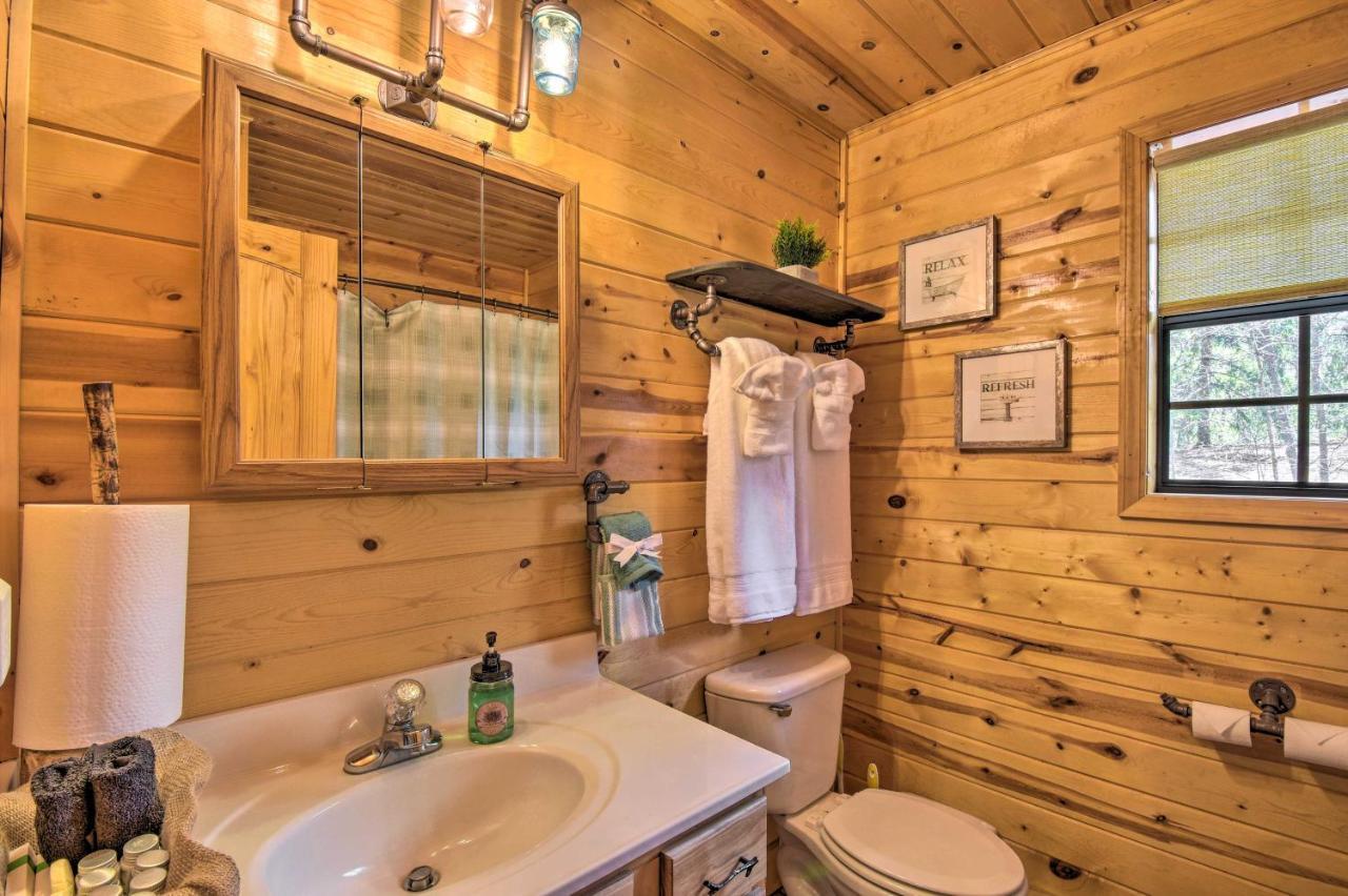 Cozy Hiawassee Cabin With Fire Pit And Mtn Views! المظهر الخارجي الصورة