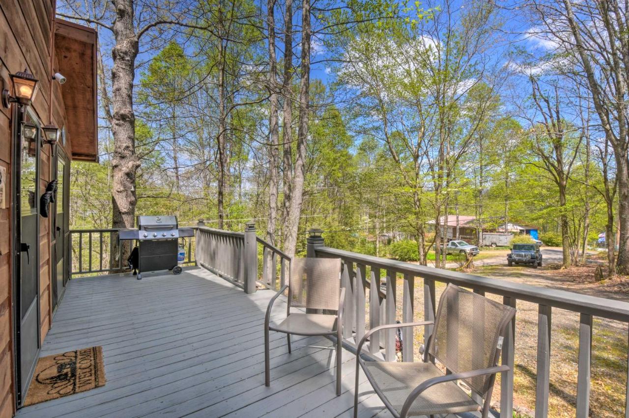 Cozy Hiawassee Cabin With Fire Pit And Mtn Views! المظهر الخارجي الصورة
